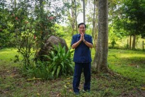 Lire la suite à propos de l’article Mantak Chia : maître de Qi Gong et de guérison énergétique